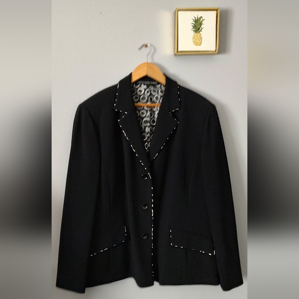 Linda Allard  Ellen Tracy Women blazer size 24  Black Button Front Long sleeve